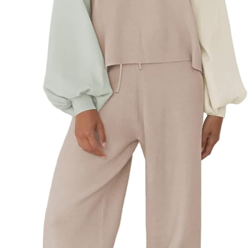Chic Women's Sweatsuit - Casual Knit Pullover Top & Jogger Pants In Apricot